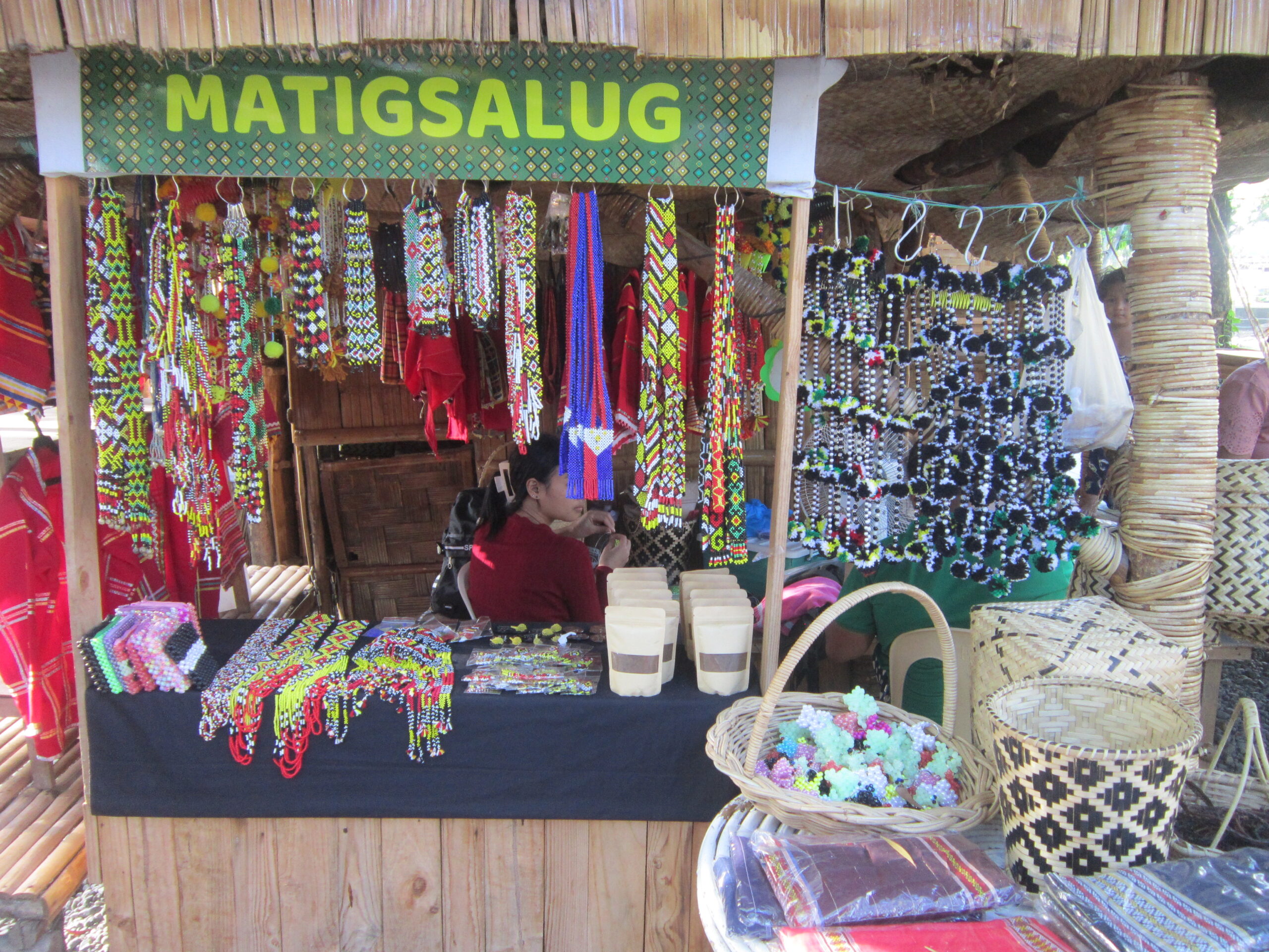 マティグサルグ族の販売コーナー