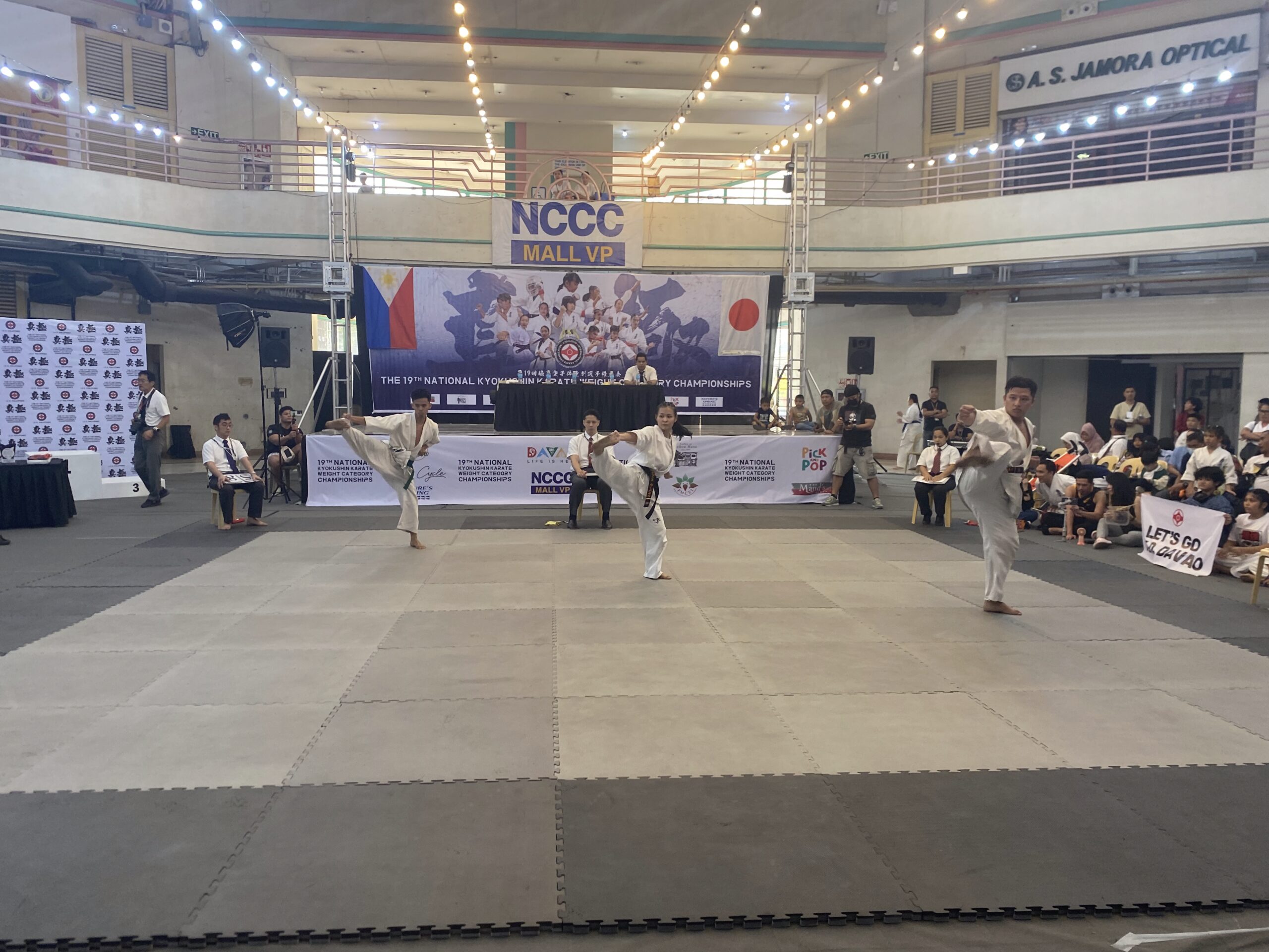 極真空手大会　グループ型