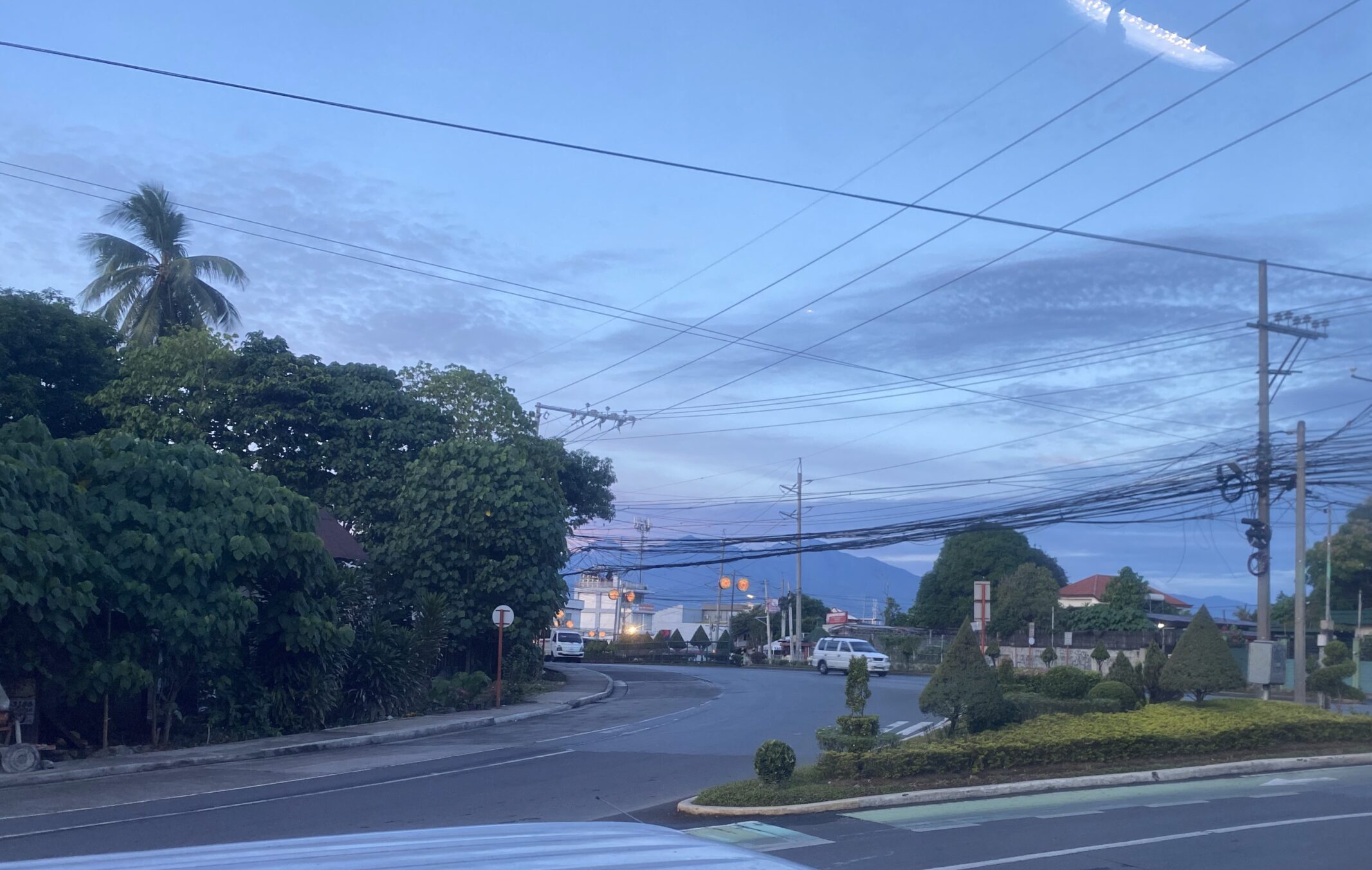 バスから見えるアポ山