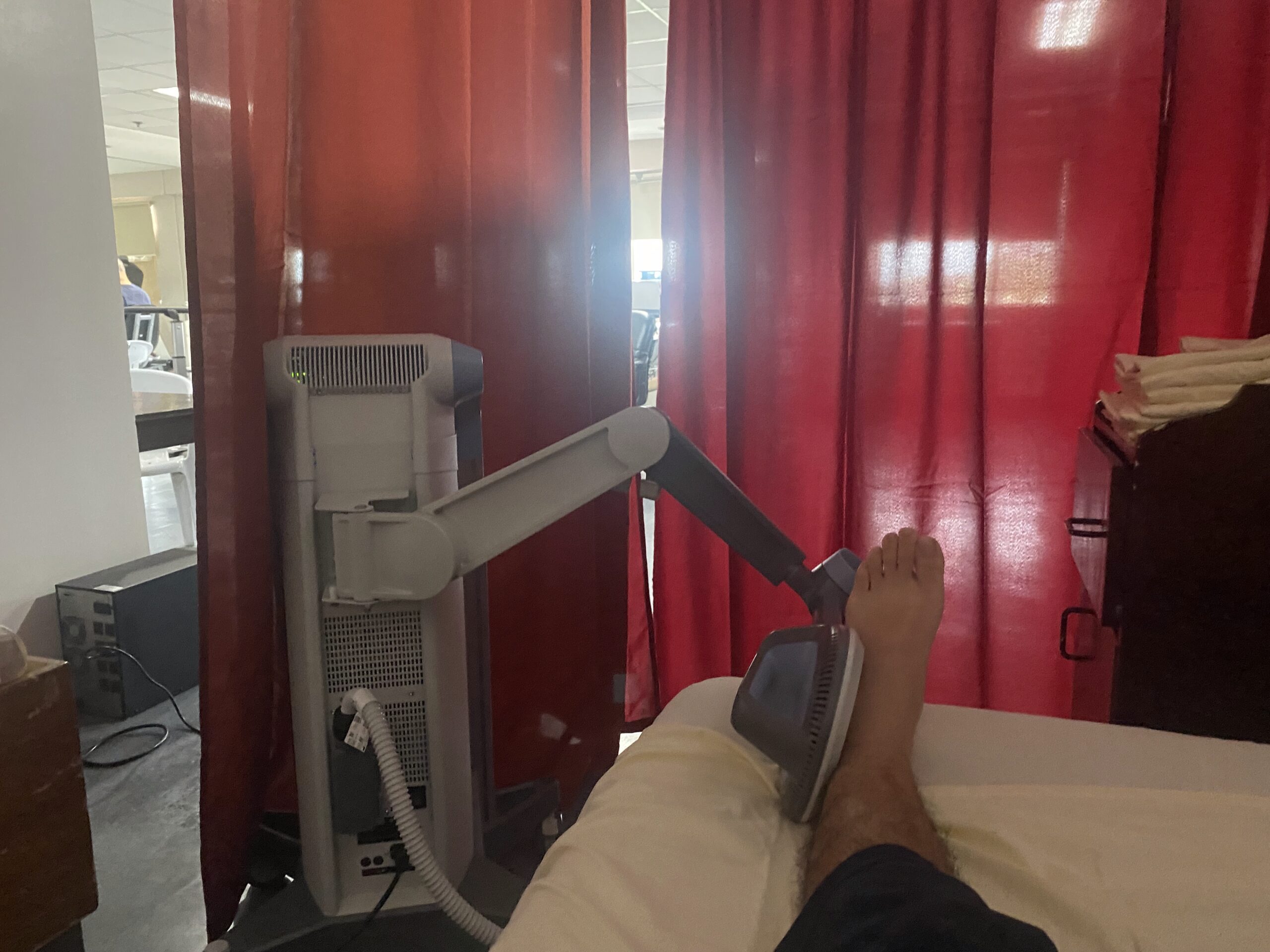 ダバオ　病院　ギブス