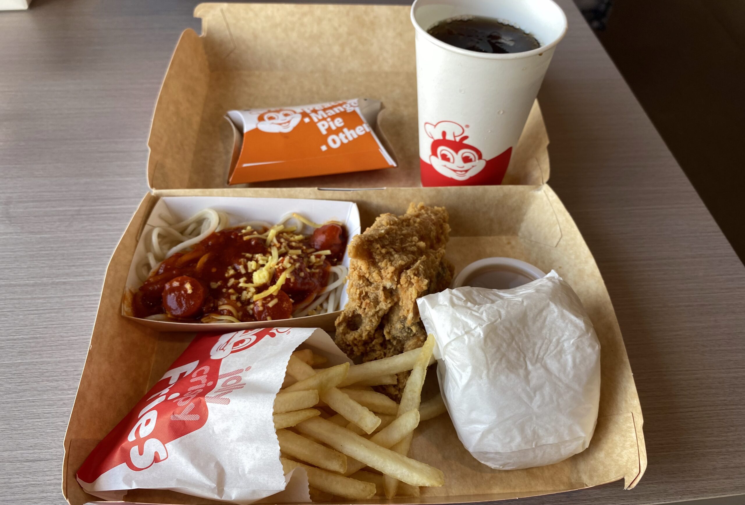 Jollibee ジョリビー