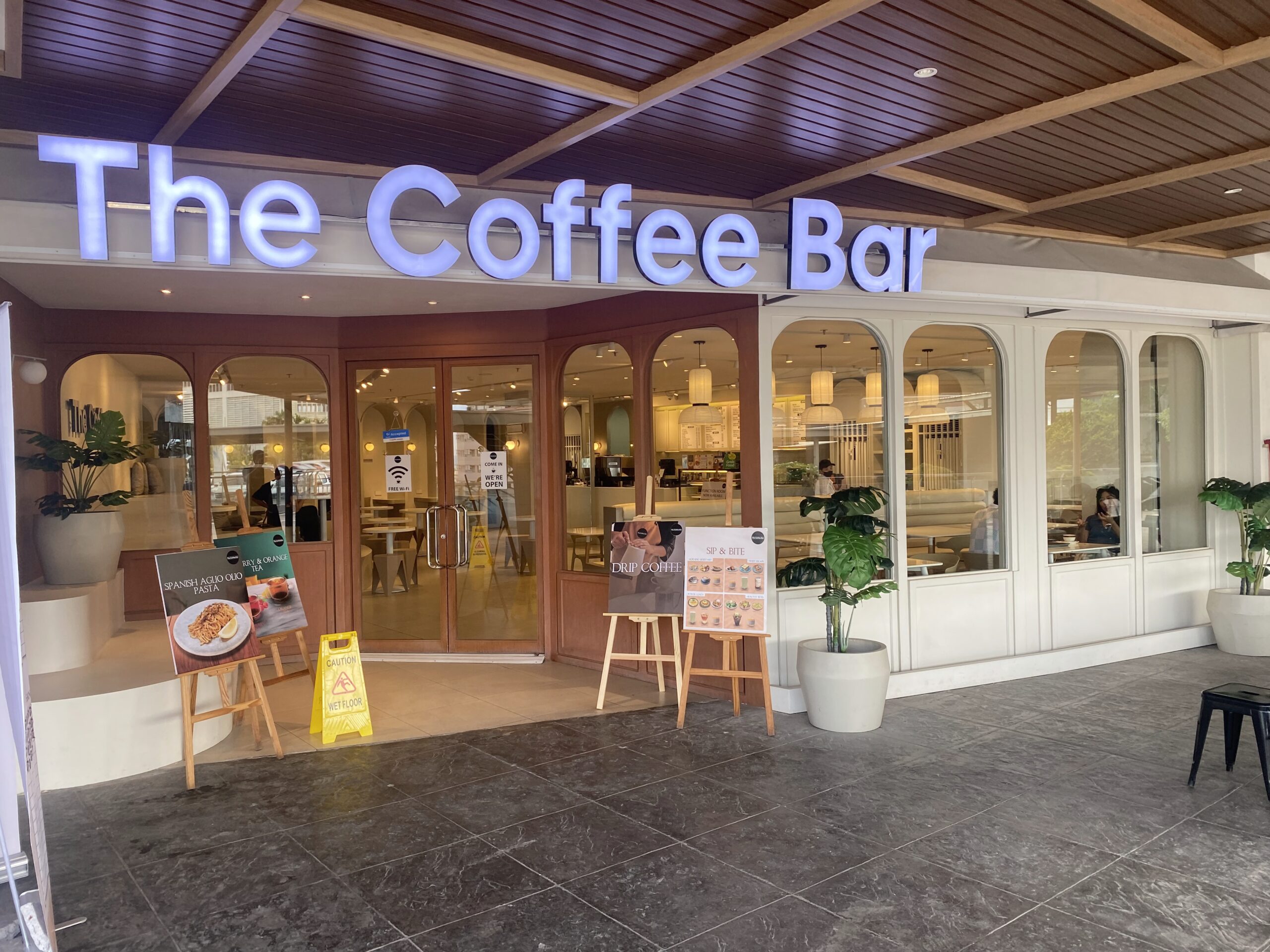 ダバオ　コーヒー　カフェ　コワーキングスペース